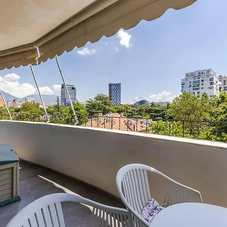 Lights 2br With Balcony By Pikhost Appartement