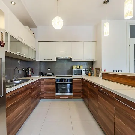 Lights 2br With Balcony By Pikhost Tirana