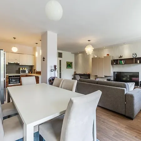 Appartement Lights 2br With Balcony By Pikhost