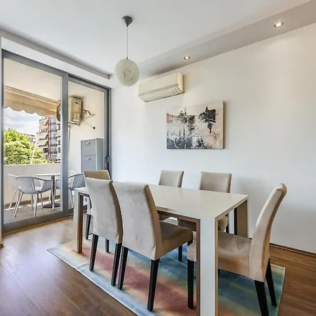 Lights 2br With Balcony By Pikhost Appartement Tirana